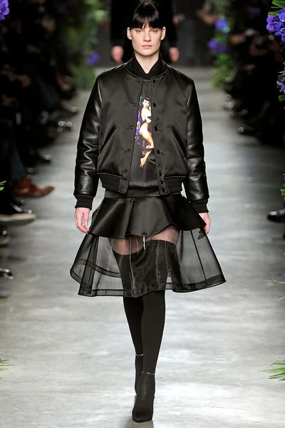 Look 29